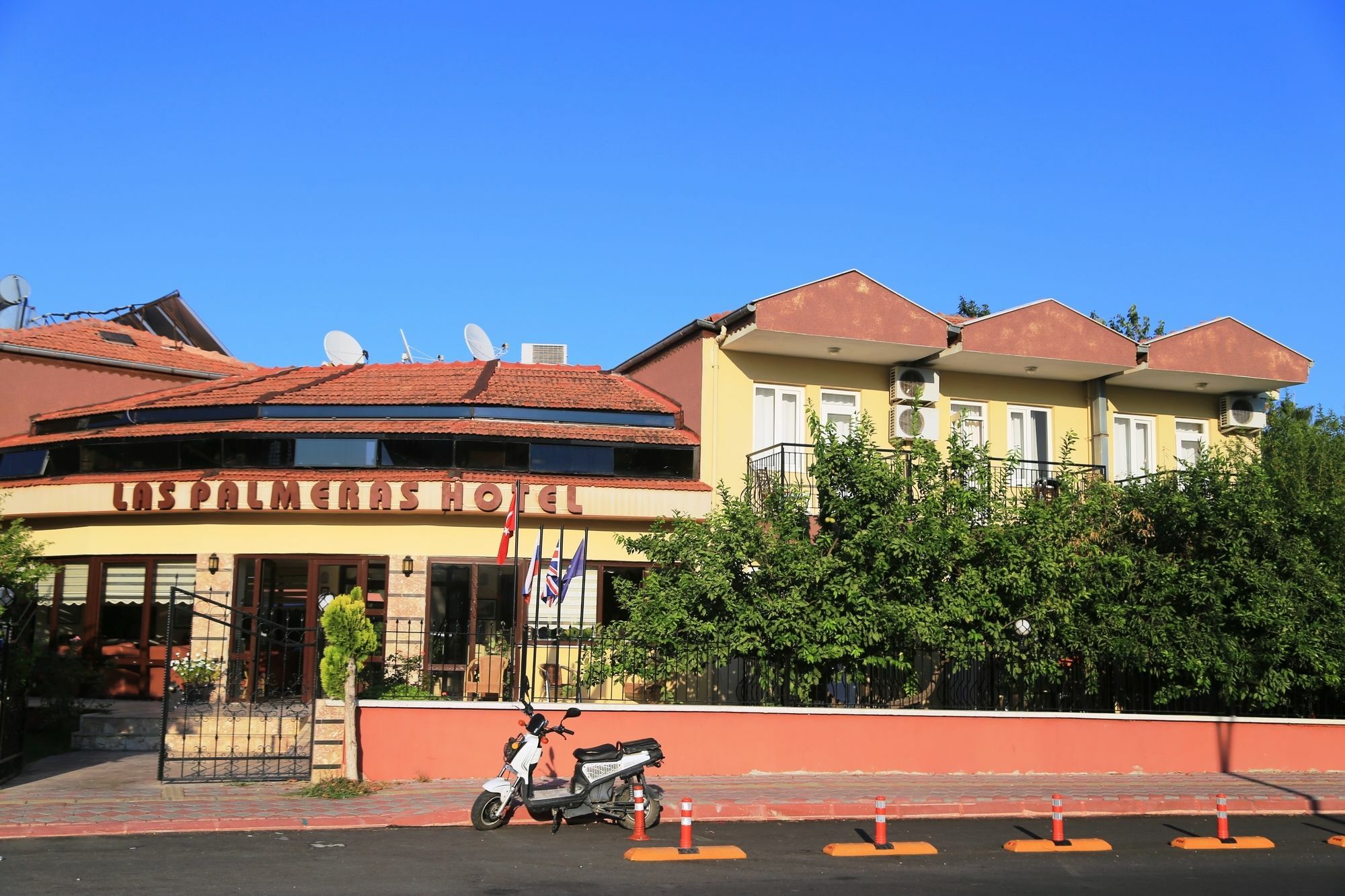 Camyuva Las Palmeras Hotel מראה חיצוני תמונה